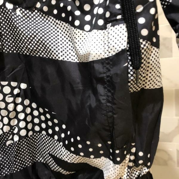 Windbreaker - Picture 2 of 4